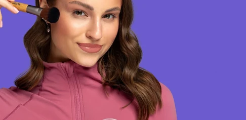 Blush cremă vs blush pudră - cum obții un look natural